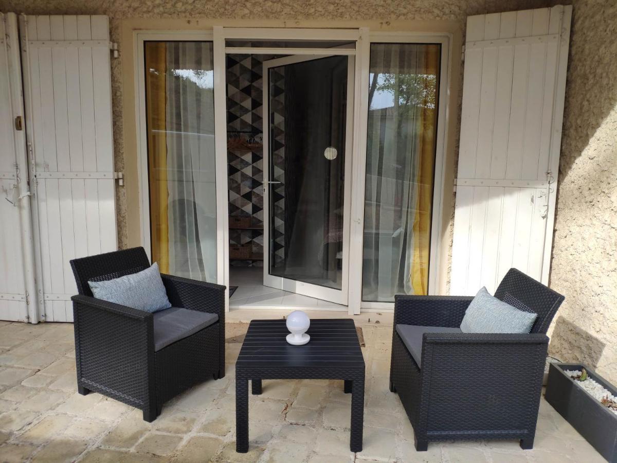 La Tourelle Suite Cosy Entre Vignoble Aixois Et Luberon Le Puy-Sainte-Réparade المظهر الخارجي الصورة