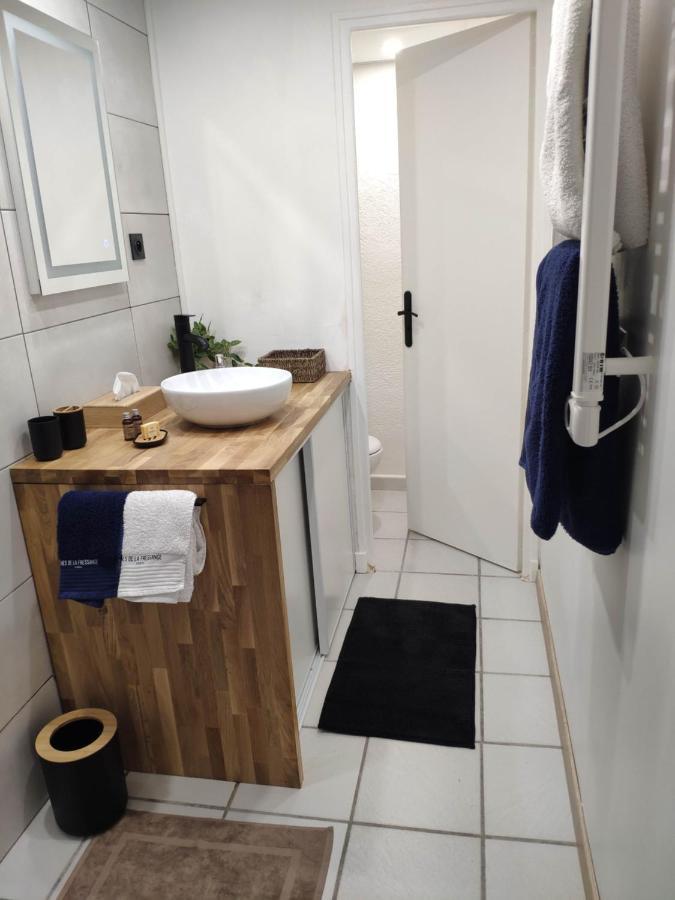 La Tourelle Suite Cosy Entre Vignoble Aixois Et Luberon Le Puy-Sainte-Réparade المظهر الخارجي الصورة
