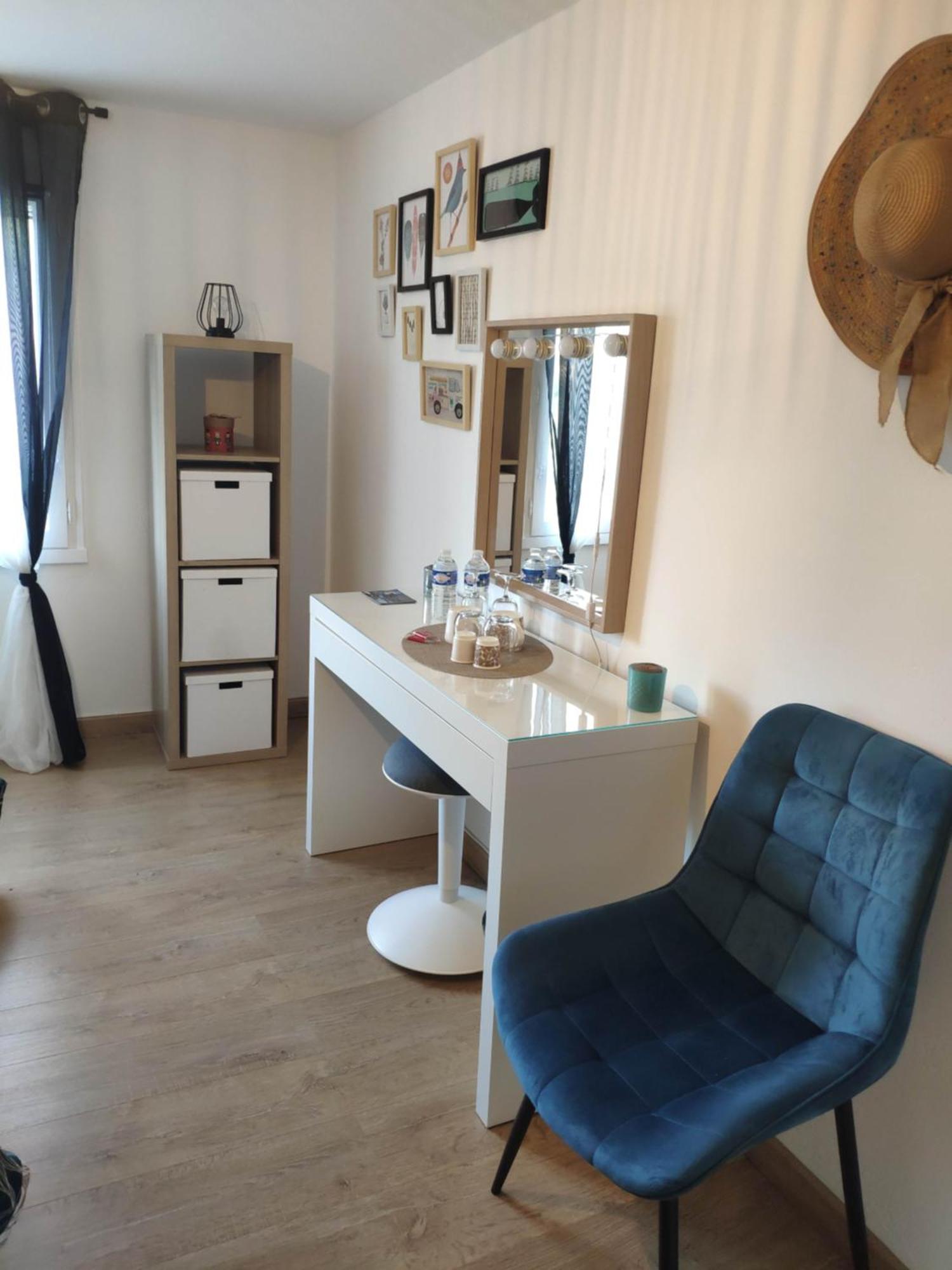 La Tourelle Suite Cosy Entre Vignoble Aixois Et Luberon Le Puy-Sainte-Réparade المظهر الخارجي الصورة