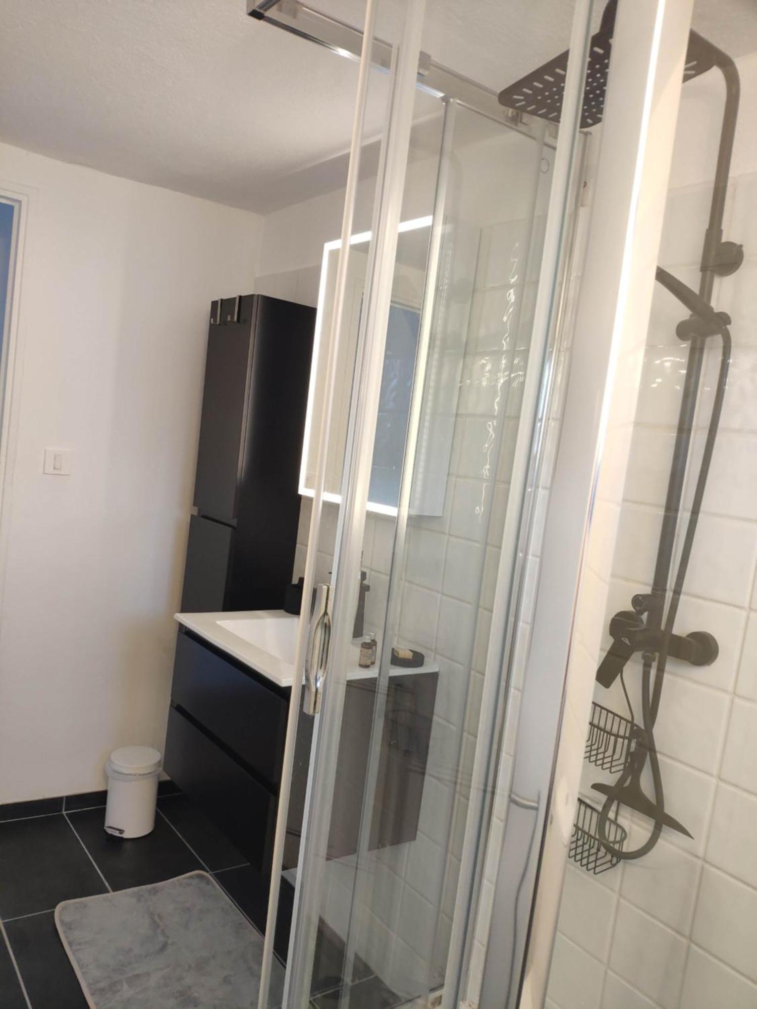 La Tourelle Suite Cosy Entre Vignoble Aixois Et Luberon Le Puy-Sainte-Réparade المظهر الخارجي الصورة