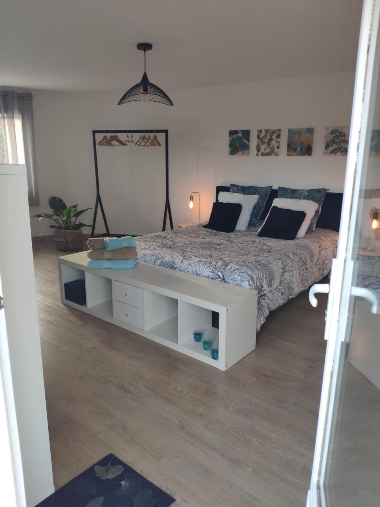 La Tourelle Suite Cosy Entre Vignoble Aixois Et Luberon Le Puy-Sainte-Réparade المظهر الخارجي الصورة