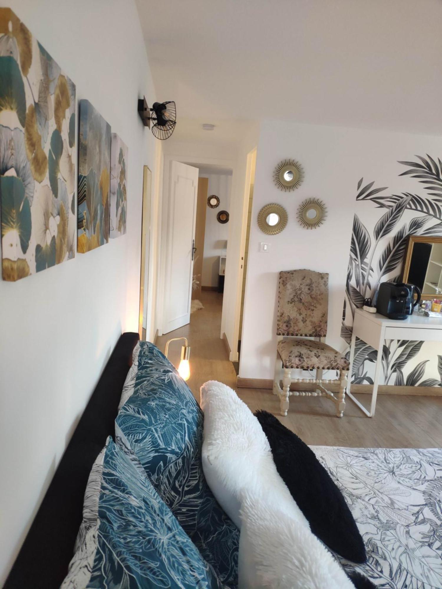 La Tourelle Suite Cosy Entre Vignoble Aixois Et Luberon Le Puy-Sainte-Réparade المظهر الخارجي الصورة