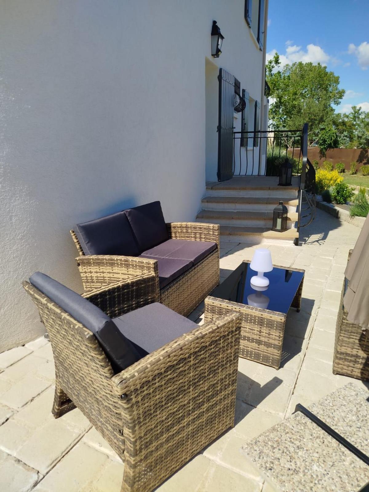 La Tourelle Suite Cosy Entre Vignoble Aixois Et Luberon Le Puy-Sainte-Réparade المظهر الخارجي الصورة